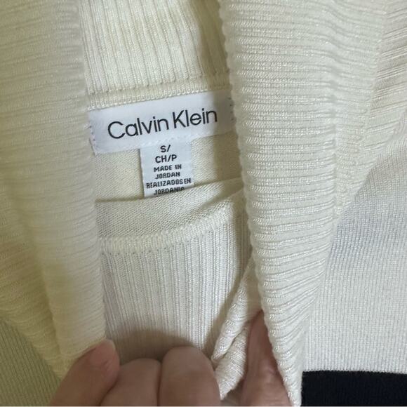 Calvin Klein Women’s Color Block Turtle Neck Black Gray Sweater size Small - Picture 3 of 7